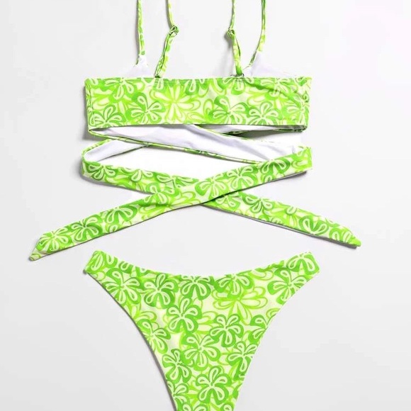 ROMWE bikini new without tags. Hygiene protection still in the baiting suit. - Picture 2 of 3